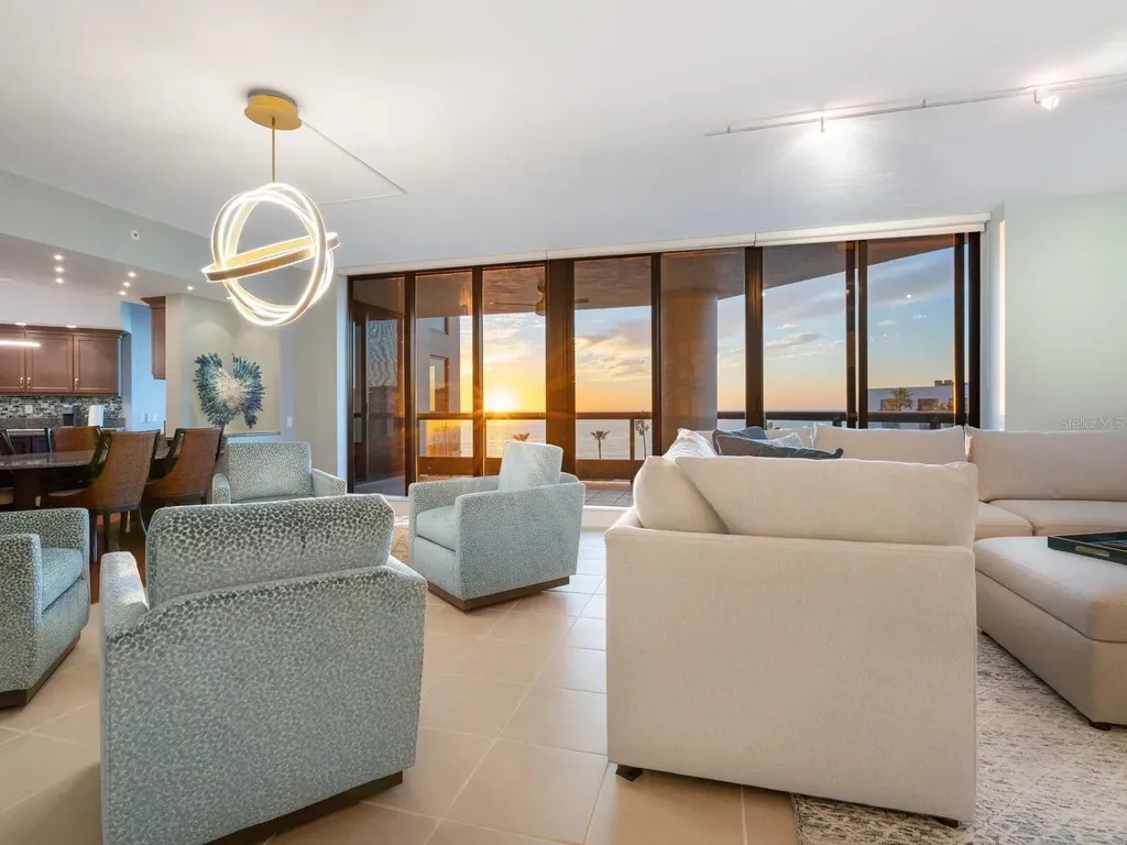1281 Gulf Of Mexico Drive Longboat Key FL 34228