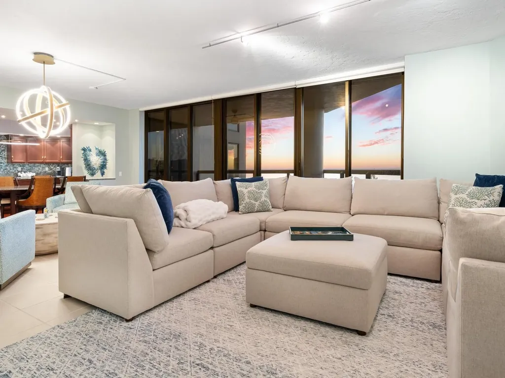 1281 Gulf Of Mexico Drive Longboat Key FL 34228