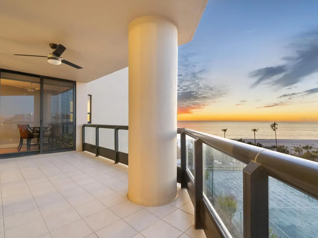 1281 Gulf Of Mexico Drive Longboat Key FL 34228