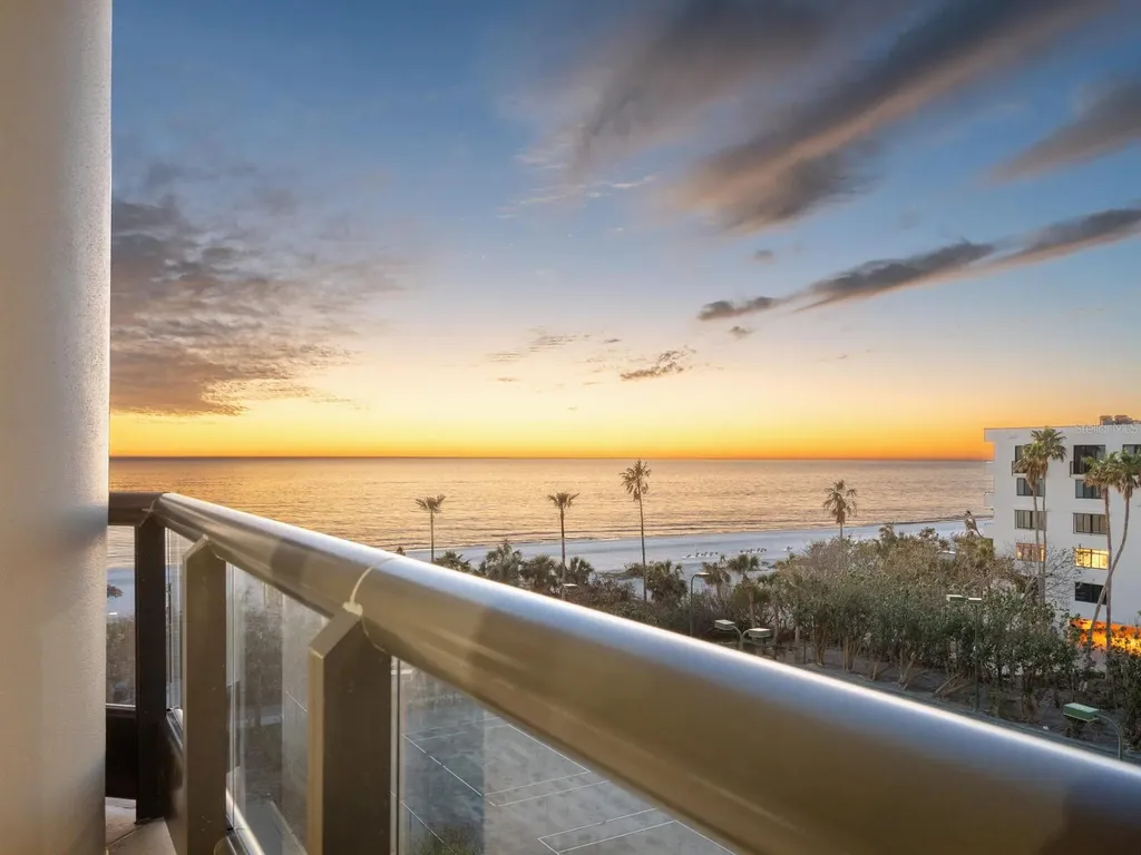 1281 Gulf Of Mexico Drive Longboat Key FL 34228