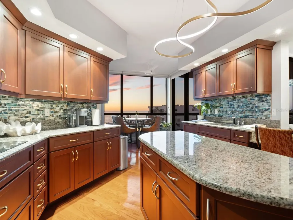 1281 Gulf Of Mexico Drive Longboat Key FL 34228