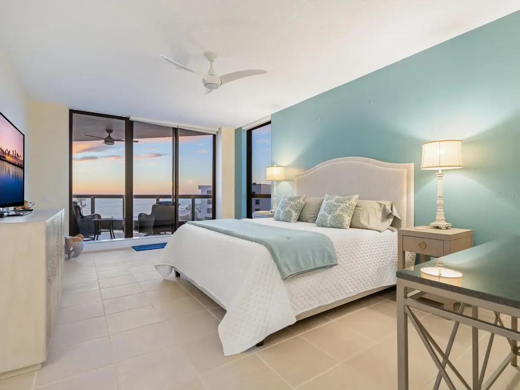 1281 Gulf Of Mexico Drive Longboat Key FL 34228