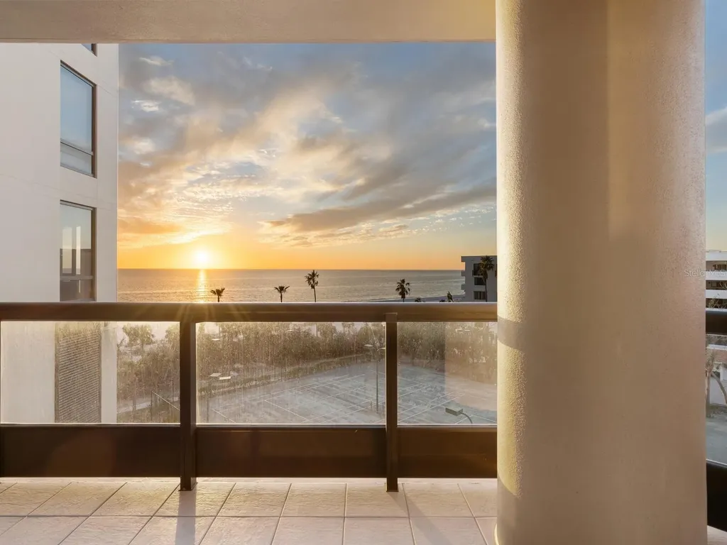 1281 Gulf Of Mexico Drive Longboat Key FL 34228