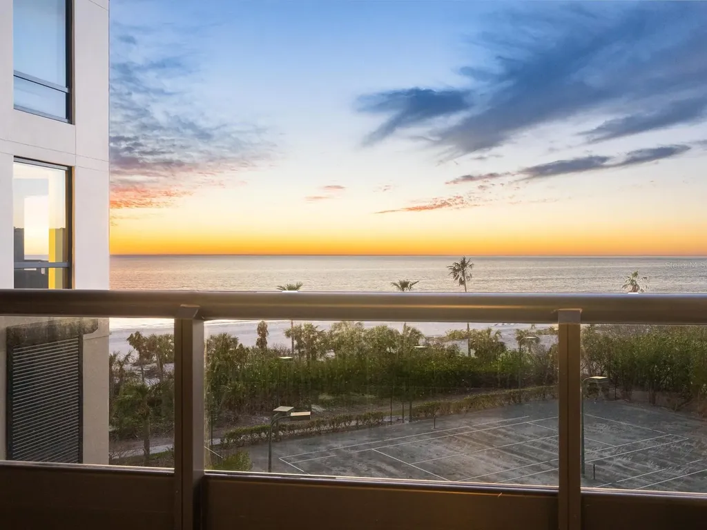 1281 Gulf Of Mexico Drive Longboat Key FL 34228