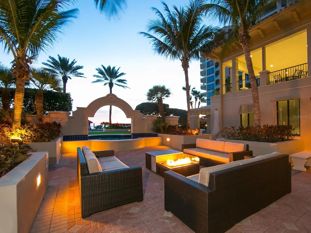 1281 Gulf Of Mexico Drive Longboat Key FL 34228