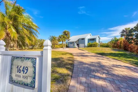 1649 Manor Road Englewood FL 34223