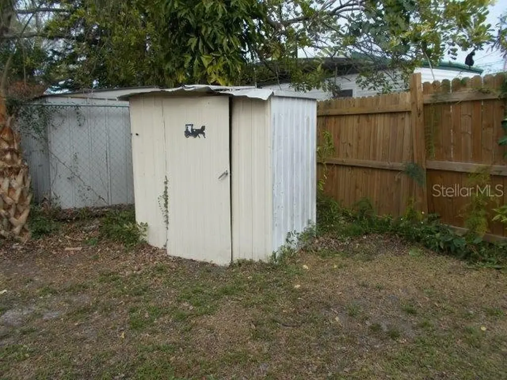 5827 39th Street N St Petersburg FL 33741