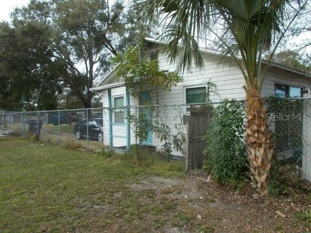 5827 39th Street N St Petersburg FL 33741