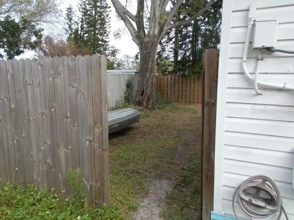 5827 39th Street N St Petersburg FL 33741