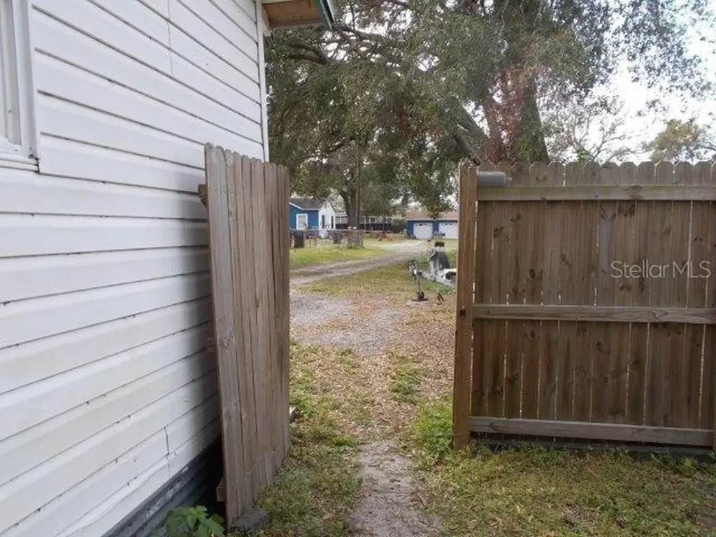 5827 39th Street N St Petersburg FL 33741