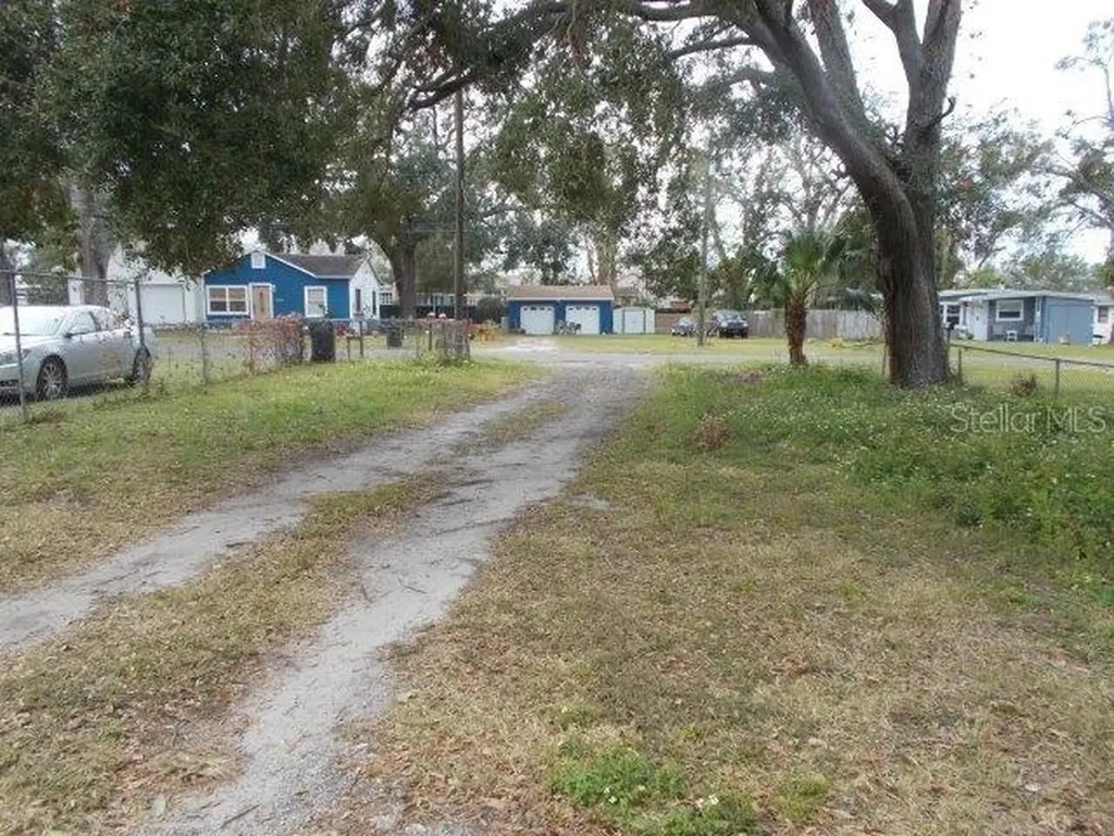 5827 39th Street N St Petersburg FL 33741