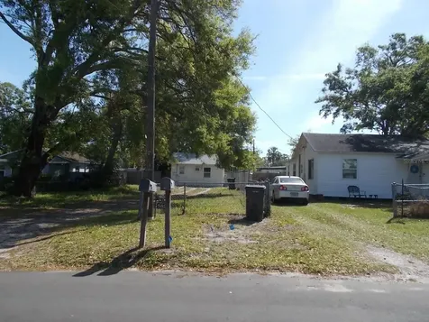 5827 39TH Street N St Petersburg FL 33741