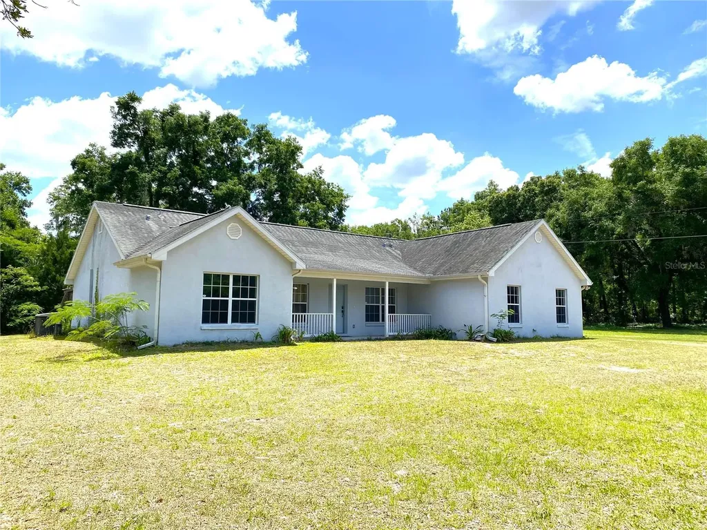 3731 SE Highway 41 Morriston FL 32668