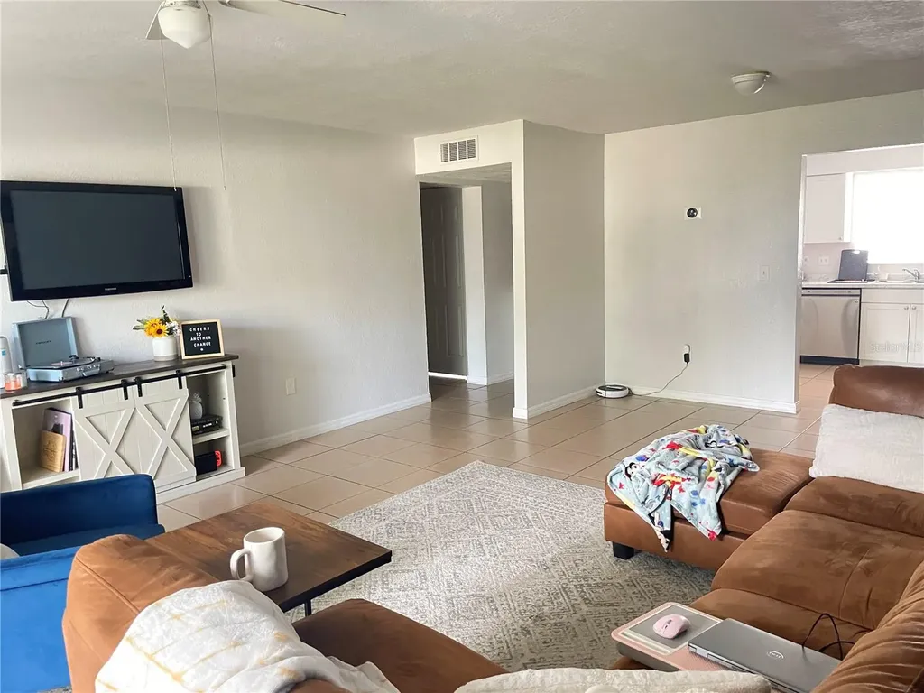 4149 S Semoran Boulevard Orlando FL 32822