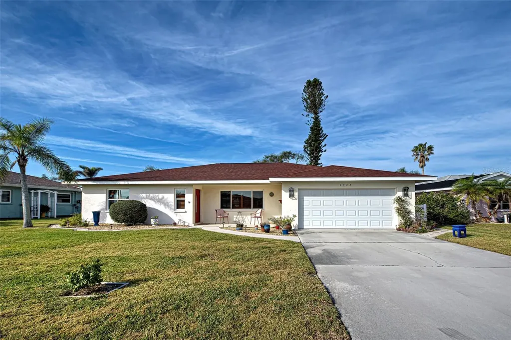 1723 N Gondola Court Venice FL 34293