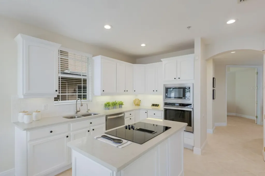 6409 Moorings Point Circle Lakewood Ranch FL 34202