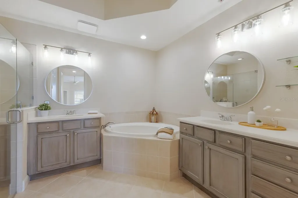 6409 Moorings Point Circle Lakewood Ranch FL 34202