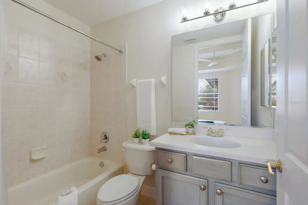 6409 Moorings Point Circle Lakewood Ranch FL 34202
