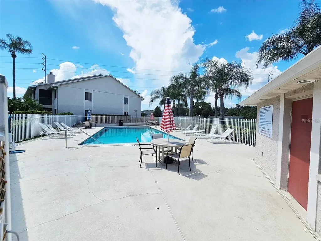 2067 Hunters Glen Drive Dunedin FL 34698
