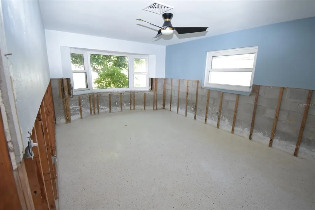 1755 Georgia Avenue NE St Petersburg FL 33703