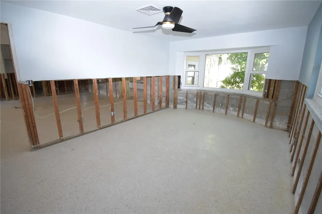 1755 Georgia Avenue NE St Petersburg FL 33703