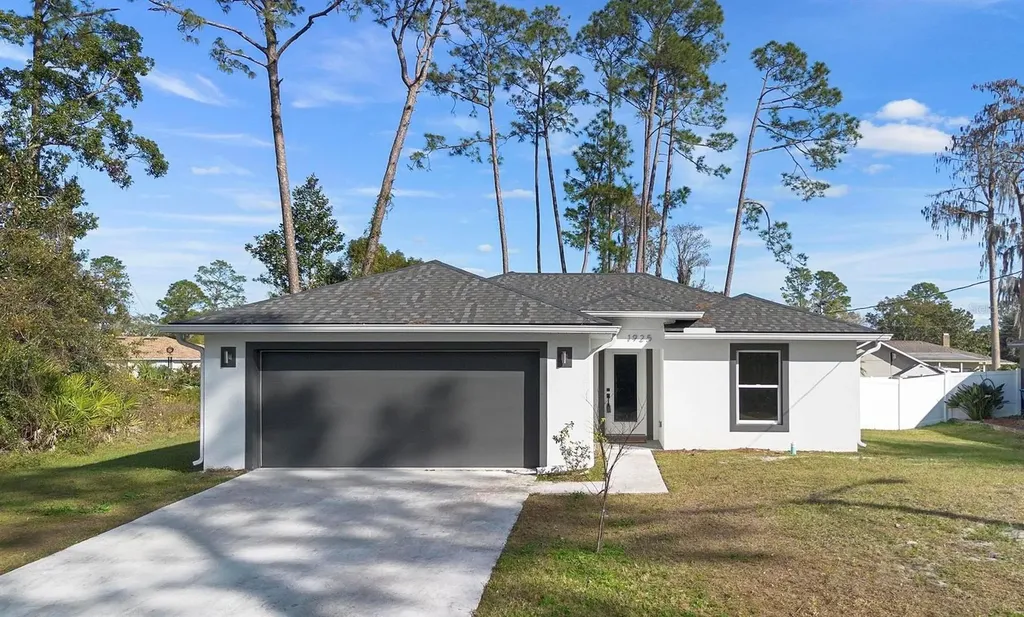 1925 1st Avenue Deland FL 32724