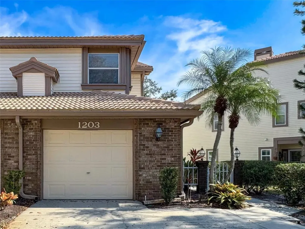 1203 Clays Trail Oldsmar FL 34677