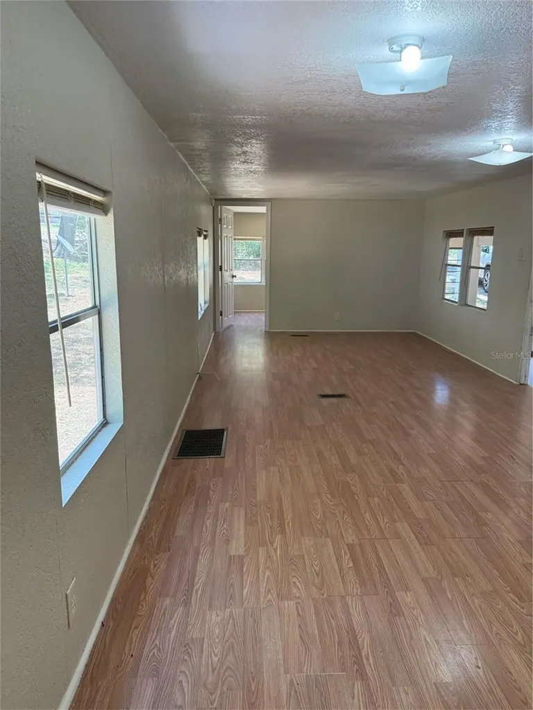 2107 Hialeah Avenue Leesburg FL 34748
