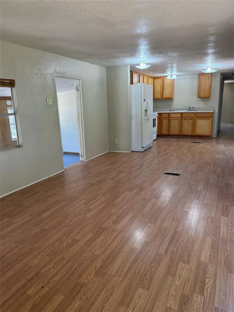 2107 Hialeah Avenue Leesburg FL 34748