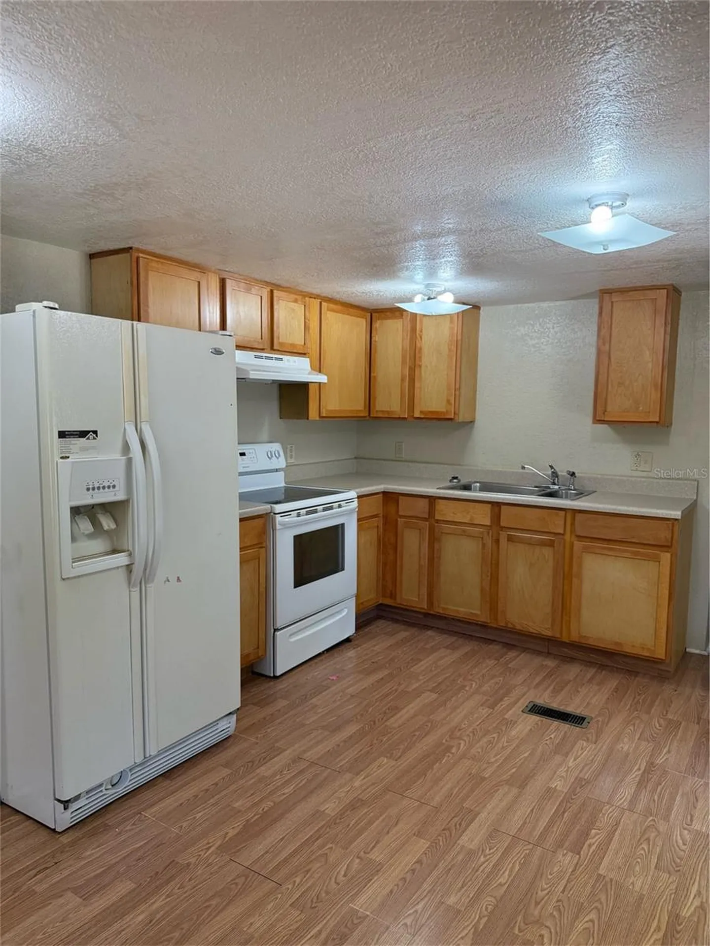 2107 Hialeah Avenue Leesburg FL 34748