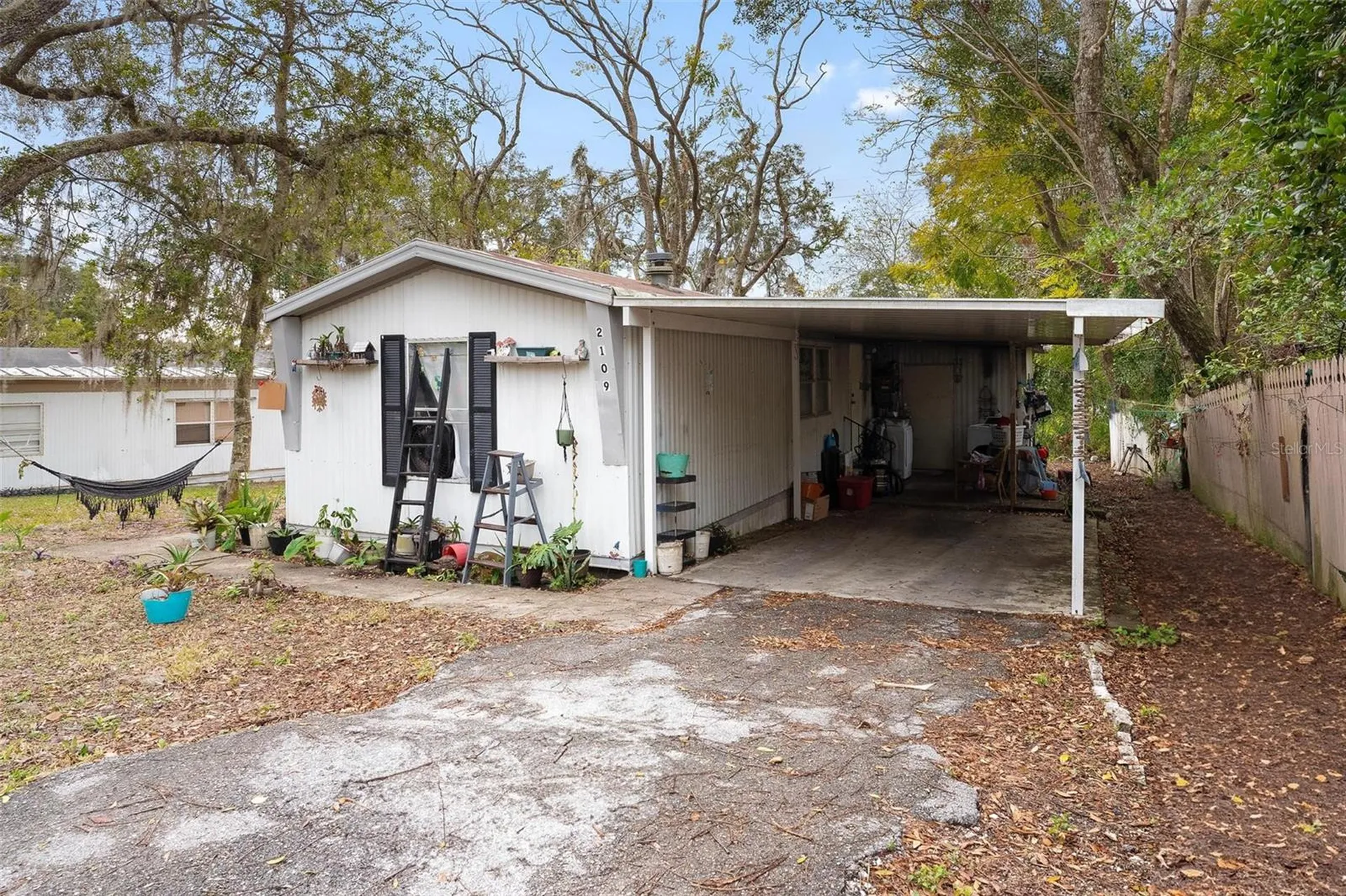 2107 Hialeah Avenue Leesburg FL 34748