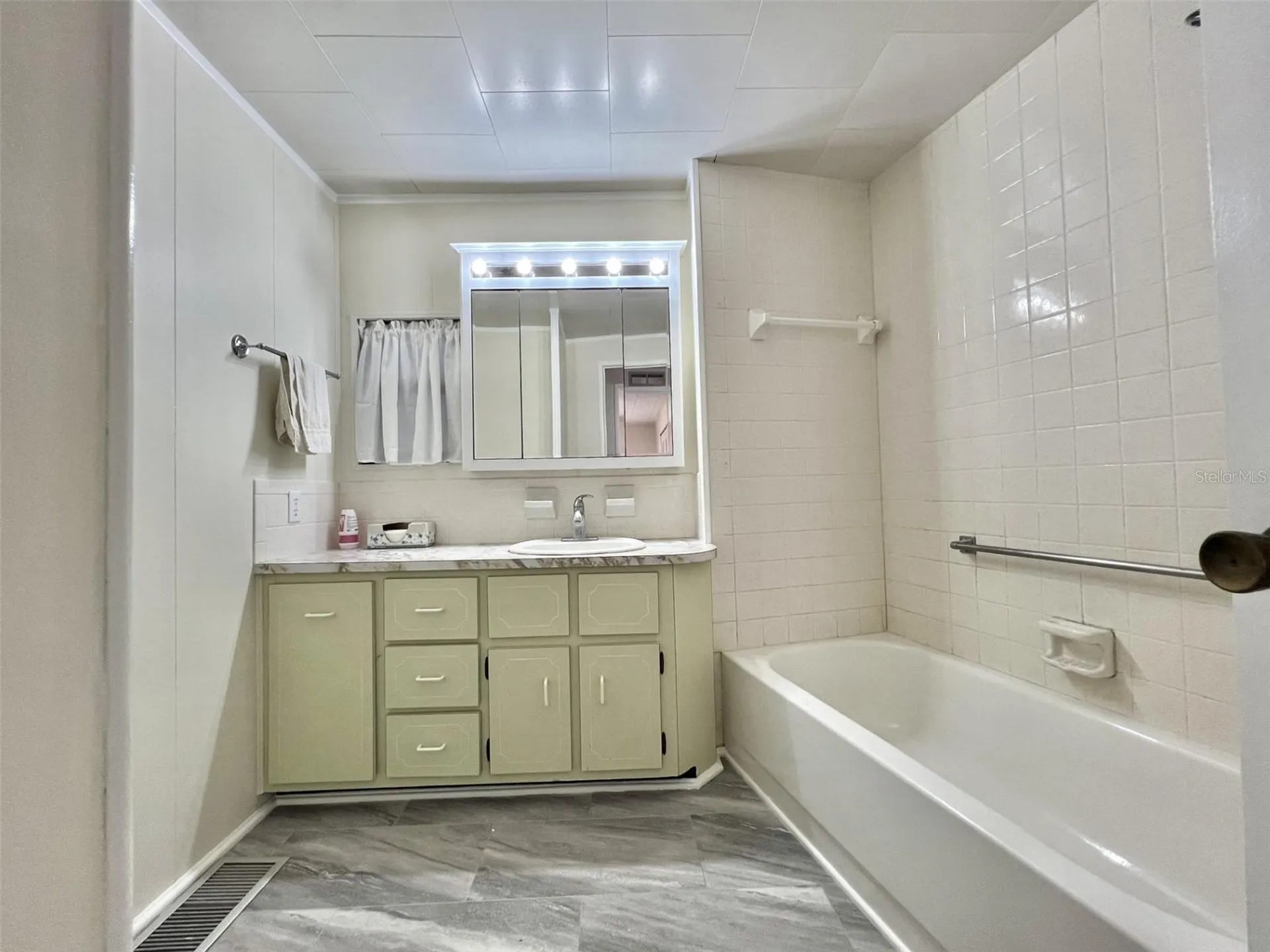 149 Royal Palm Drive Leesburg FL 34748
