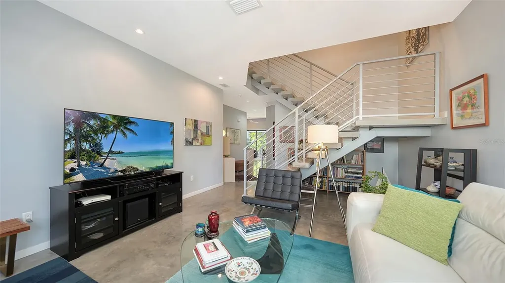 2434 Wood Street Sarasota FL 34237
