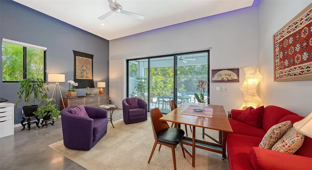 2434 Wood Street Sarasota FL 34237