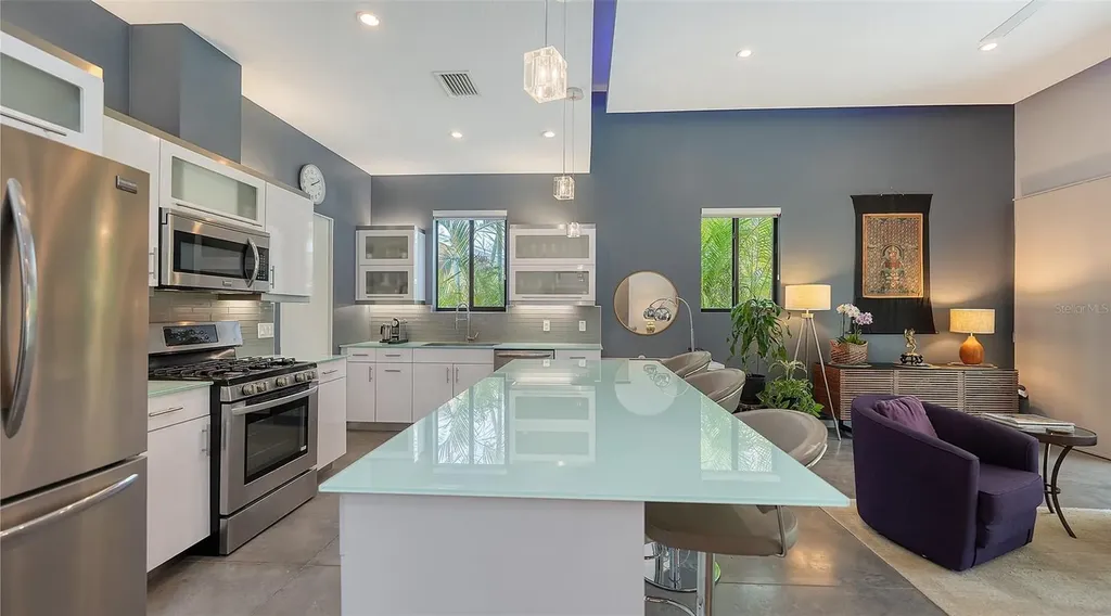 2434 Wood Street Sarasota FL 34237