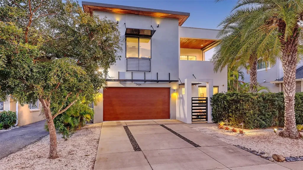 2434 Wood Street Sarasota FL 34237