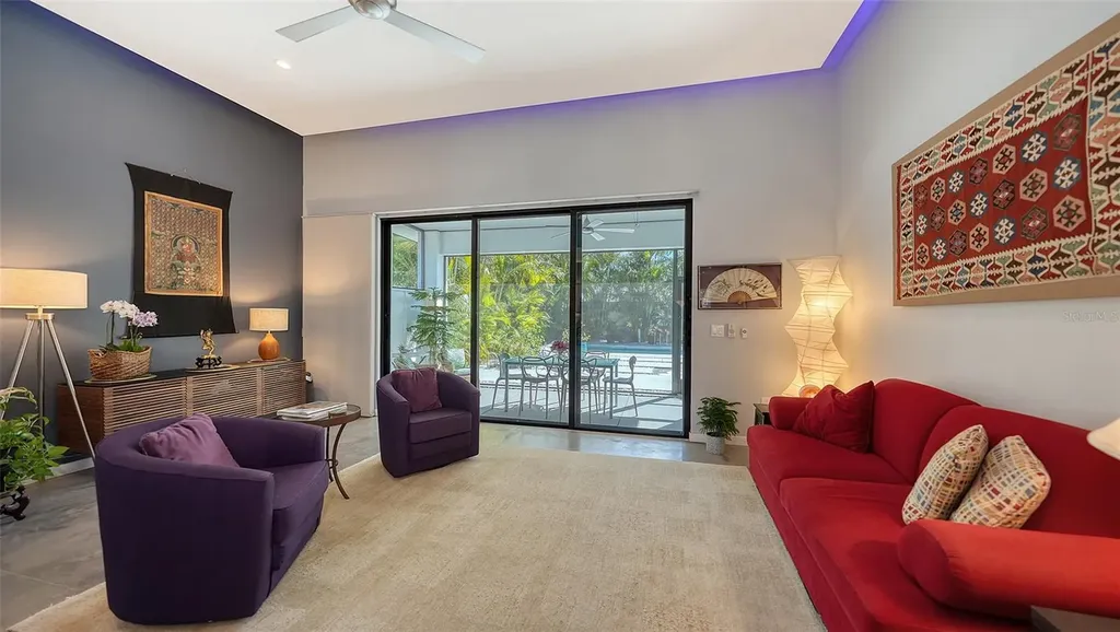 2434 Wood Street Sarasota FL 34237