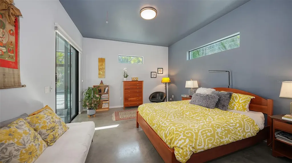 2434 Wood Street Sarasota FL 34237