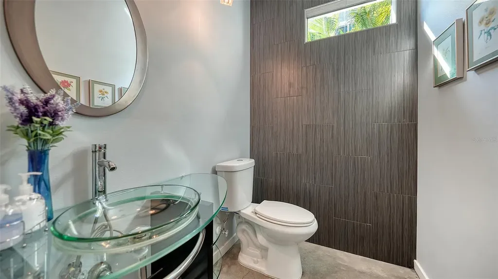 2434 Wood Street Sarasota FL 34237
