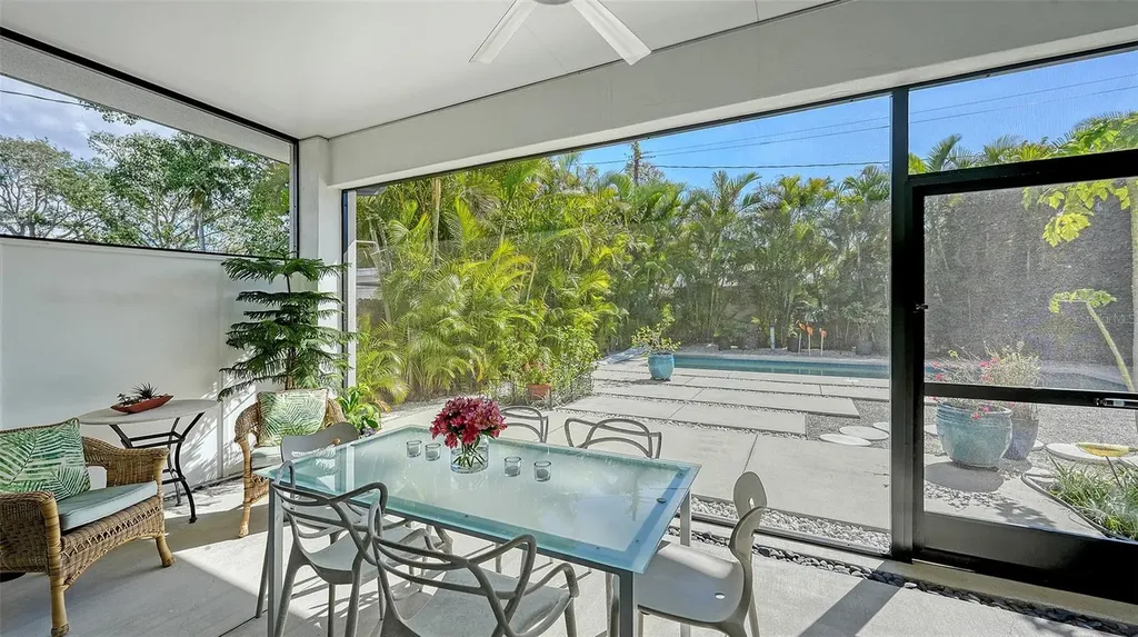 2434 Wood Street Sarasota FL 34237