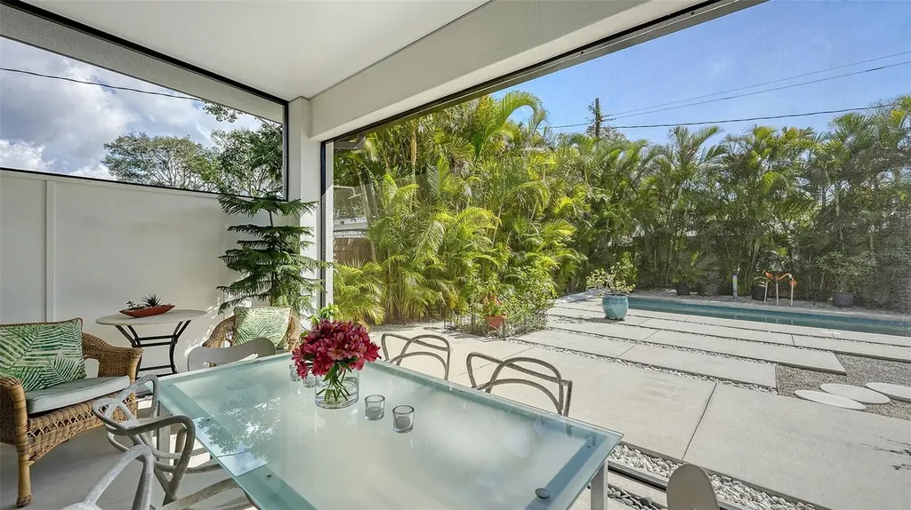 2434 Wood Street Sarasota FL 34237
