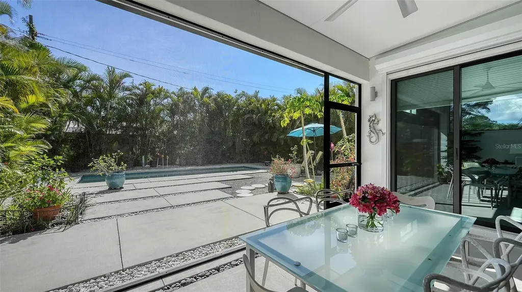 2434 Wood Street Sarasota FL 34237