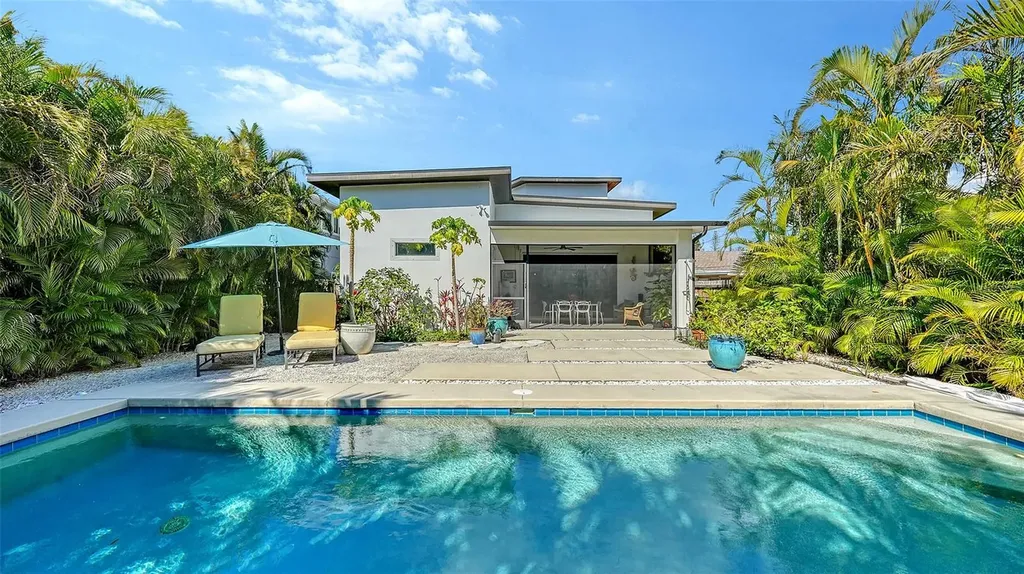 2434 Wood Street Sarasota FL 34237