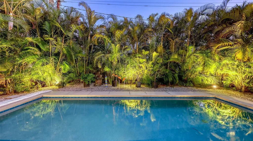2434 Wood Street Sarasota FL 34237