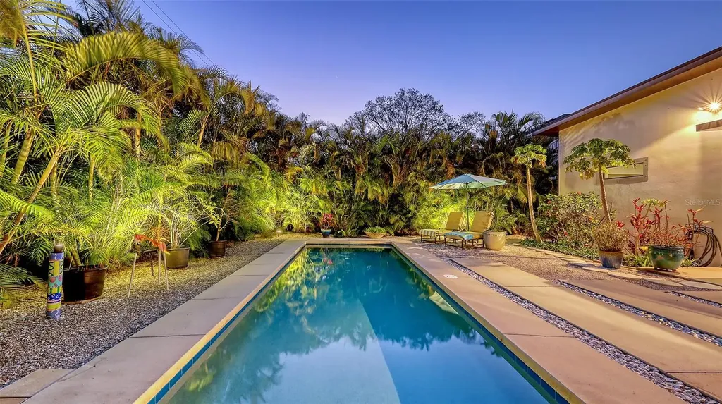 2434 Wood Street Sarasota FL 34237