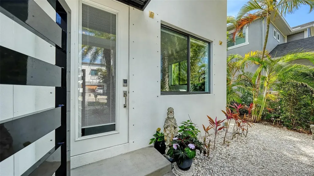 2434 Wood Street Sarasota FL 34237