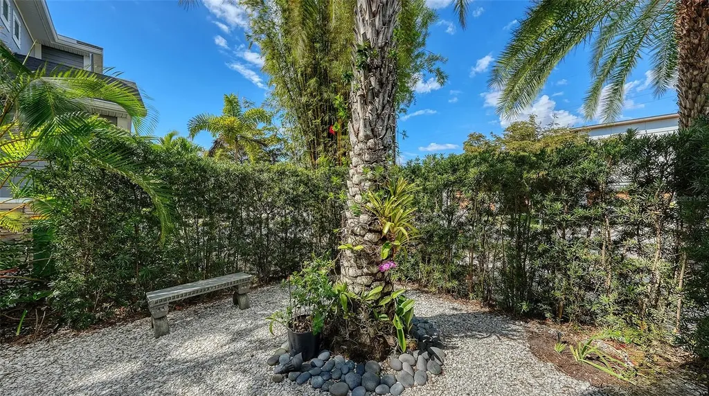 2434 Wood Street Sarasota FL 34237