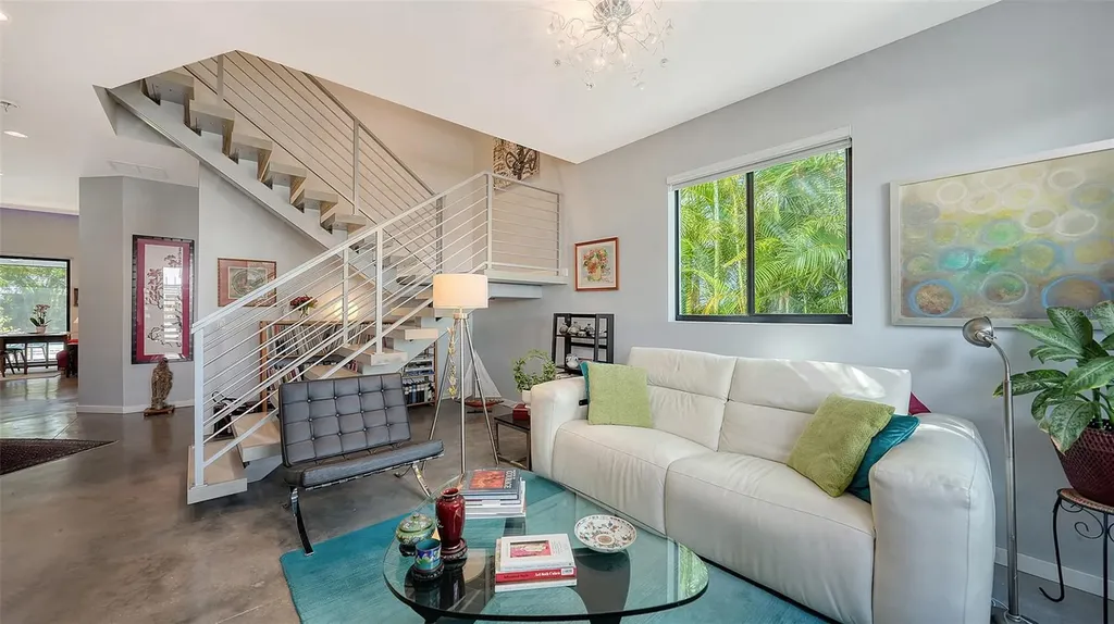 2434 Wood Street Sarasota FL 34237