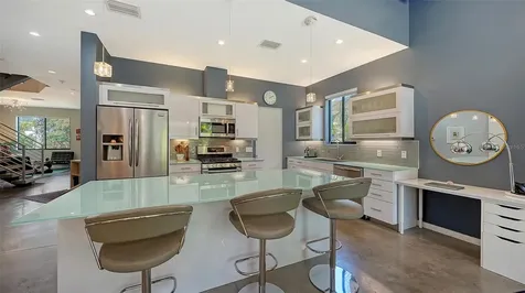 2434 Wood Street Sarasota FL 34237