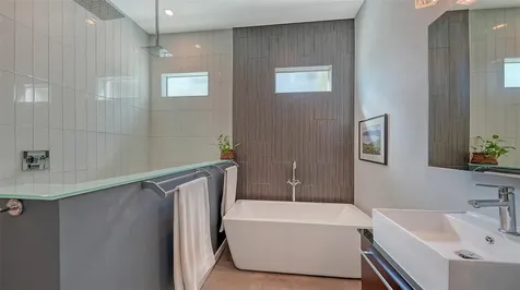 2434 Wood Street Sarasota FL 34237
